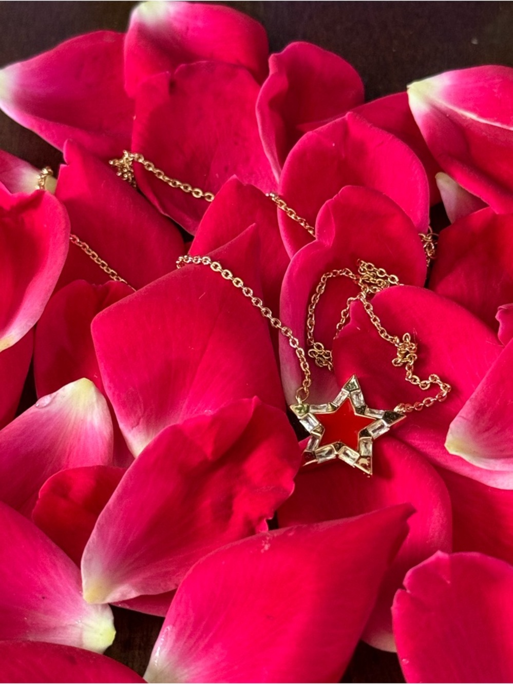 Gold Star Pendant Necklace - Elegant Women's Jewelry